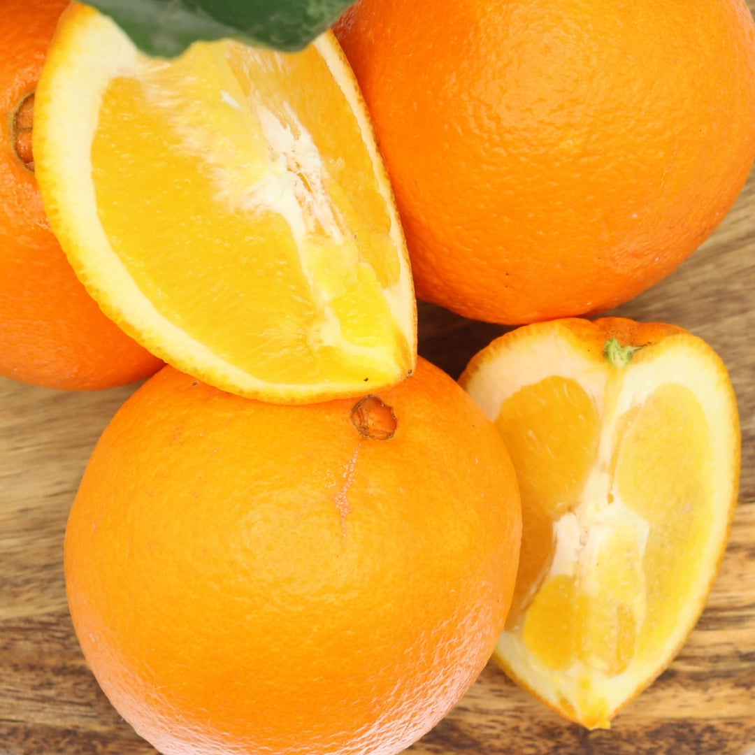 Fresh Algarve oranges, 10 kg plus 10% free, naturally grown without chemicals. Sweet and juicy citrus fruits perfect for a healthy snack or juice.